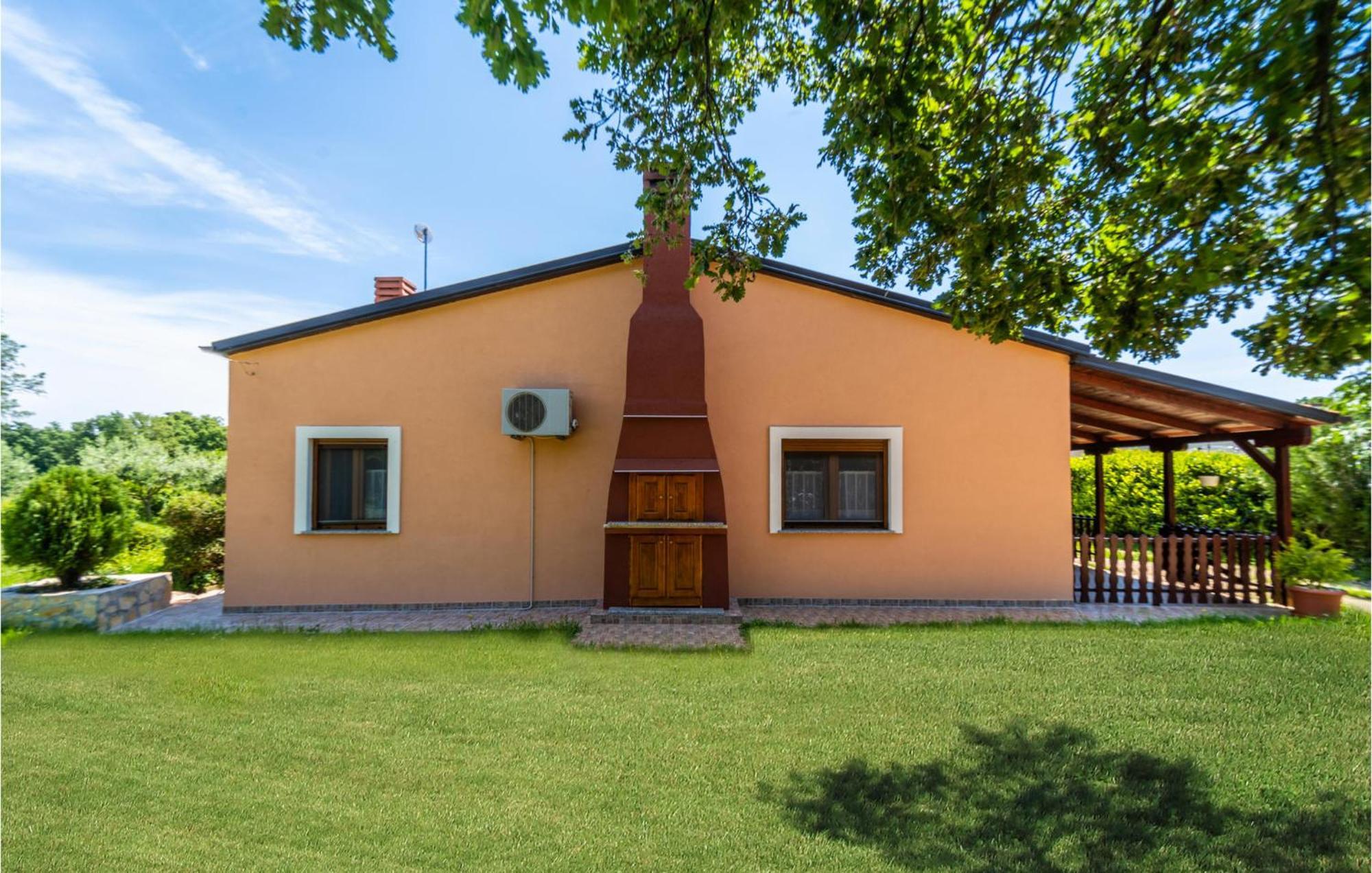 Amazing Apartment In Krnica With Kitchen Exteriér fotografie